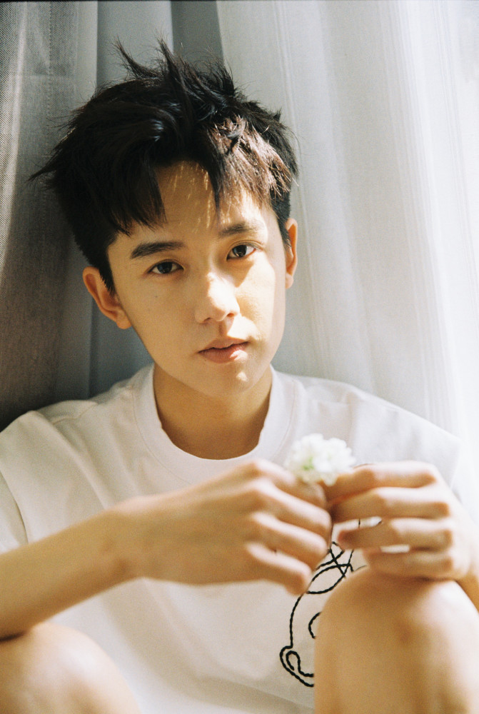 张耀:参加过男团选秀,转行拍戏演过《少年的你》,还是《一寸相思》男