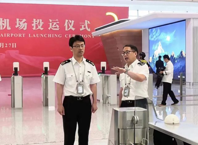 关长访谈成都海关关长冉辉