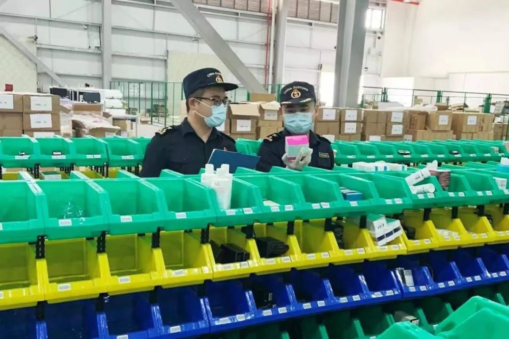 关长访谈成都海关关长冉辉