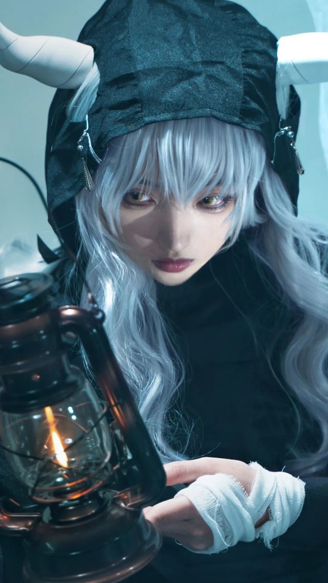 cos:明日方舟巡回医师闪灵cos正片@四害