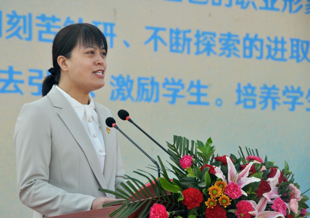 全国最美社区工作者张丽萍发出倡议共同关爱保护未成年人健康成长