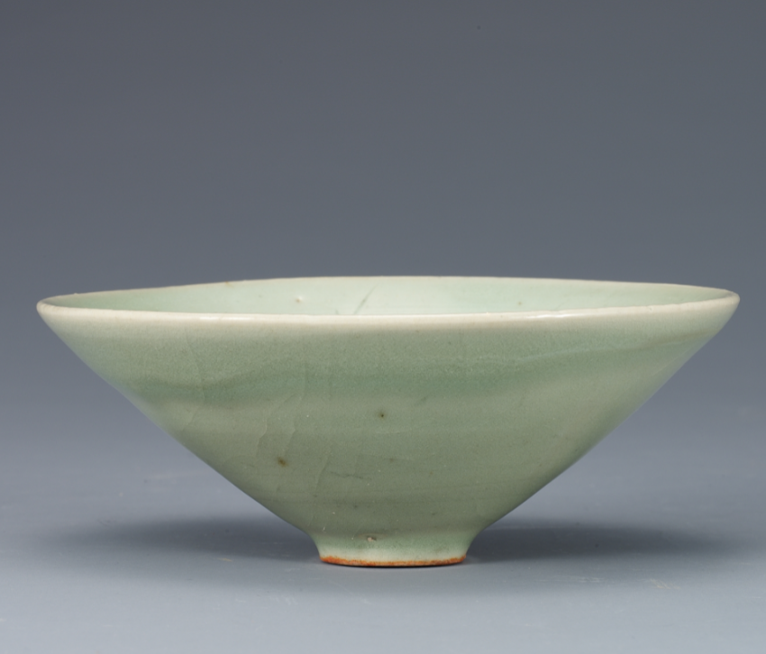 龙泉青瓷斗笠盏