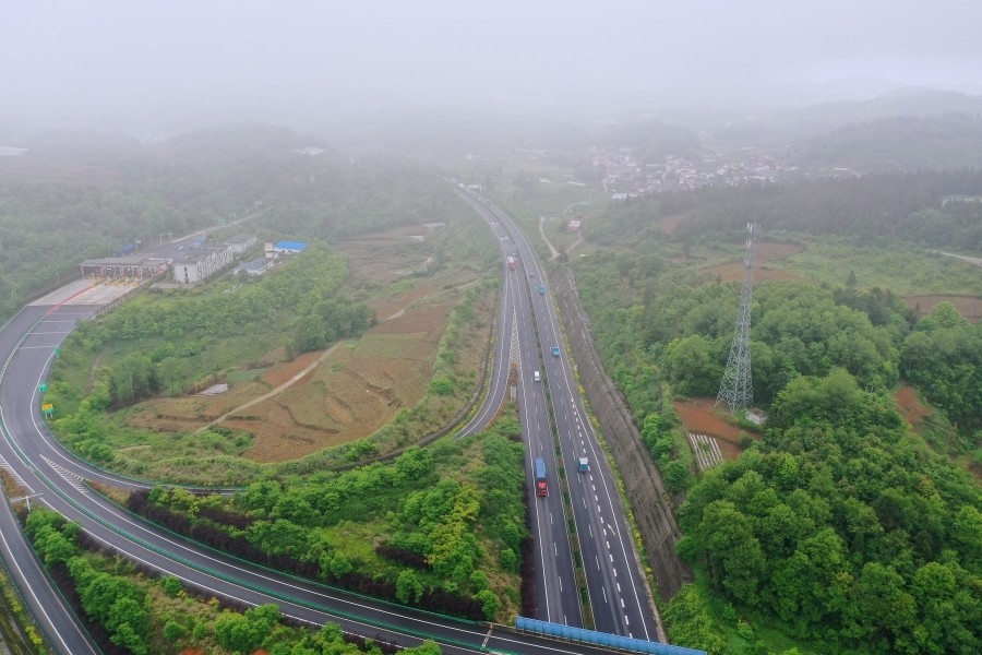 贵州中交安江高速公路有限公司成立于2012年12月,有职工219人,公司