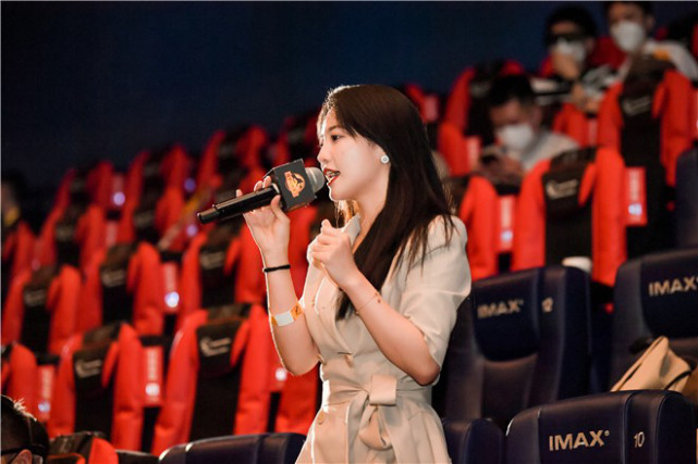 成都外商协会会长袁昕在映后发言时表示《侏罗纪世界3》首映礼能在