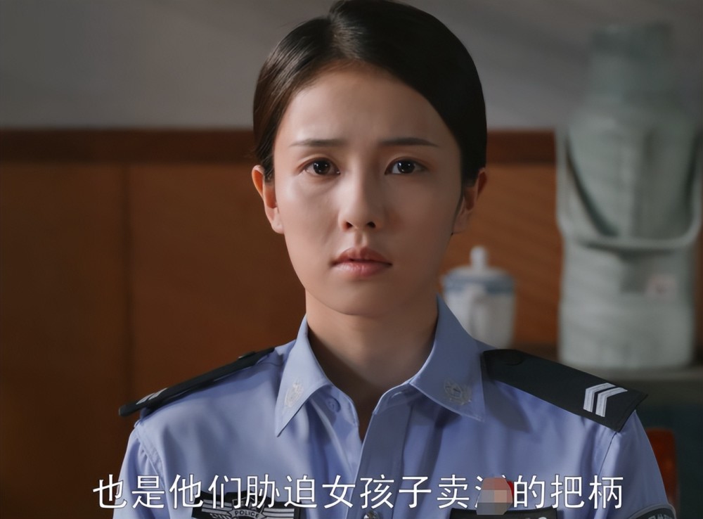 中国导演们求求你们学学警察荣誉导演丁黑怎么拍民警吧