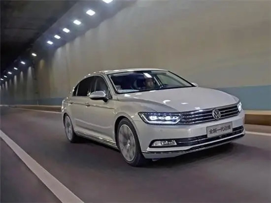 2023款b9迈腾实车亮相,气场超帕萨特,新增猎装版