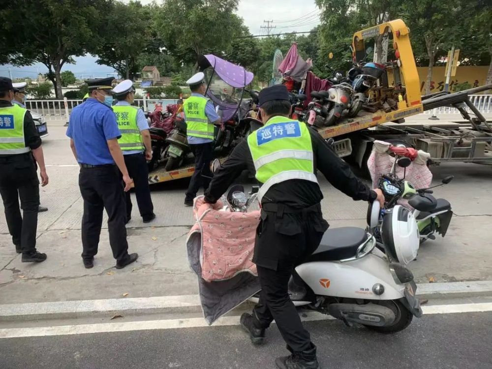 龙海交警严查无牌电动车