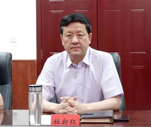 总裁特别助理,深圳协鑫智慧能源有限公司副总裁陈德全一行来我县考察