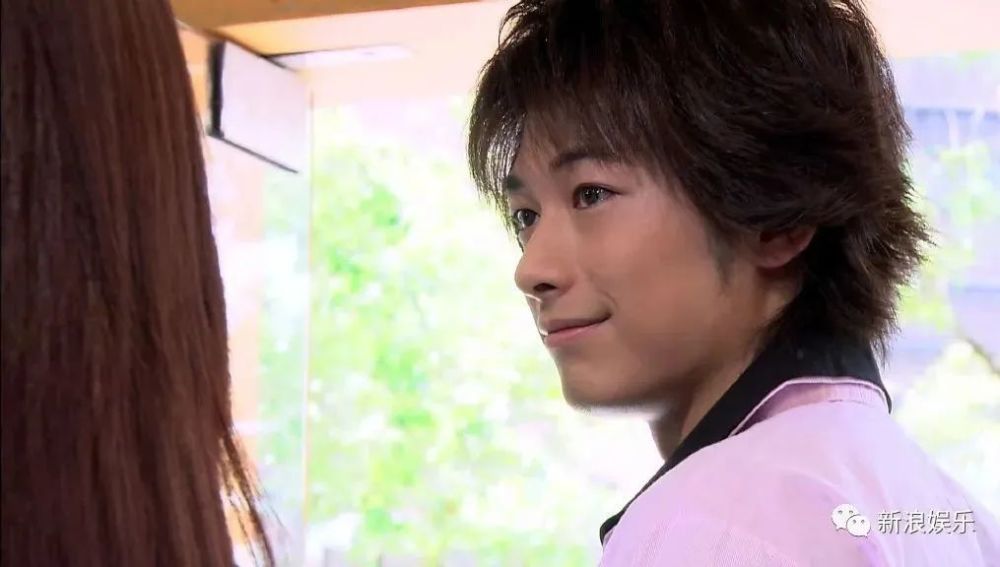 一直到2008年,他终于拿到不错角色,在《不良笑花》中出演男二号