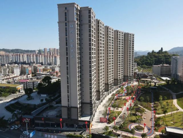 德化县驾云亭片区棚户区改造安置房(凤凰花苑,凤池花苑)荣膺泉州市