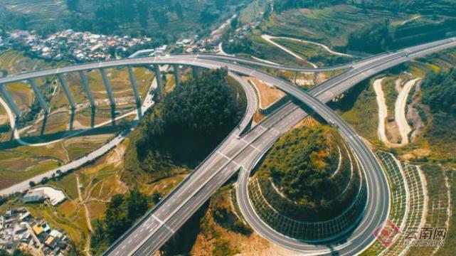 云南建元高速公路建水至个旧段正式通车运营