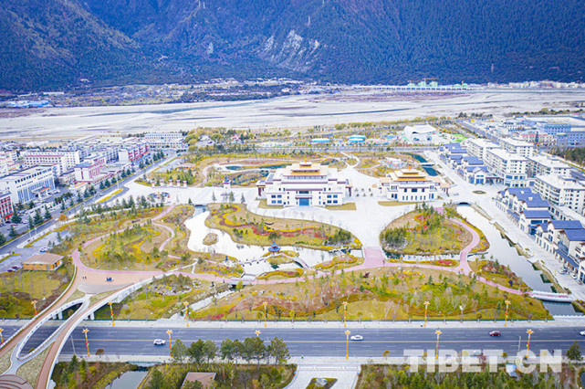 圖為在比日神山生態景區俯瞰林芝市巴宜區玉珍介紹,林芝市地區生產