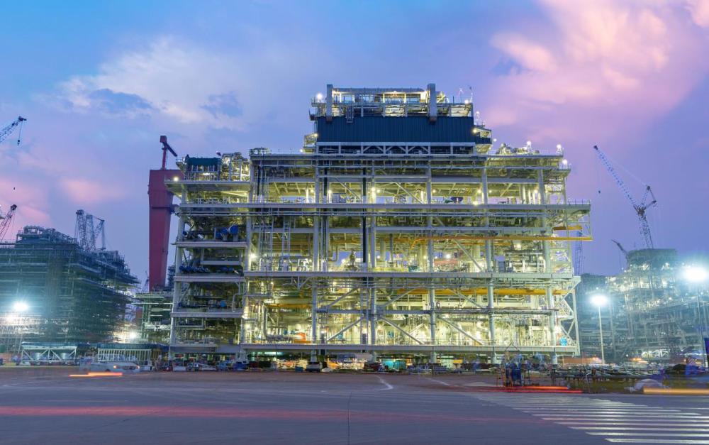 中企承建加拿大史上最大能源项目模块化工厂全部封顶