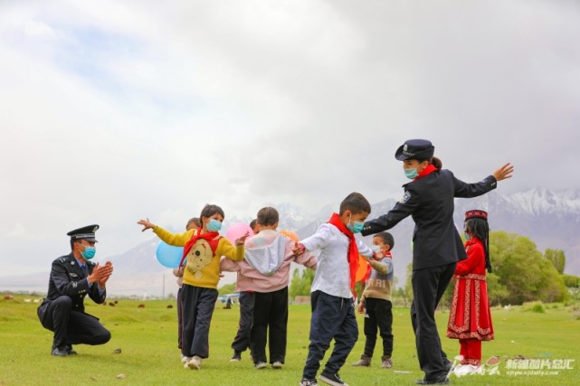 新疆边境小学的六一儿童节