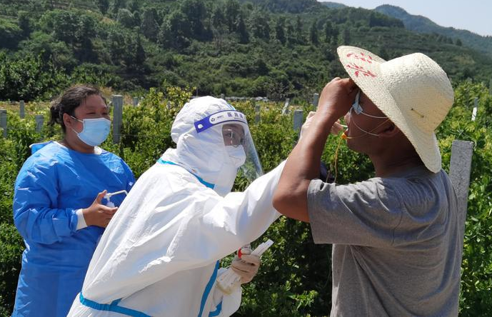 华毓中药智慧谷为外来务工人员进行核酸检测