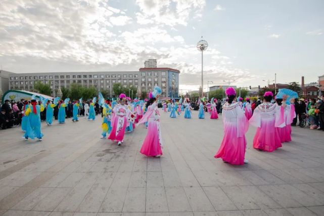 街拍德惠丨明珠广场——大秧歌扭起来