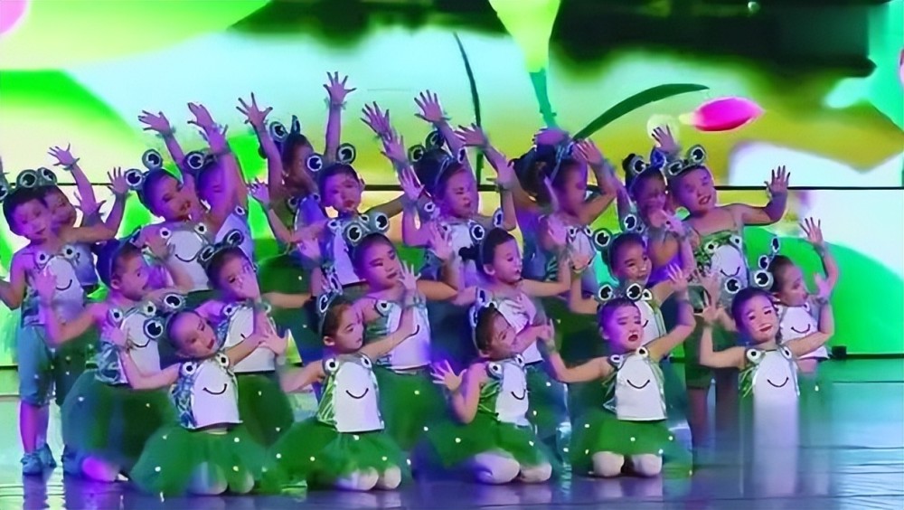 无论是哪里,但凡是有孩子的地方,几乎每年的儿童节都需要表演节目