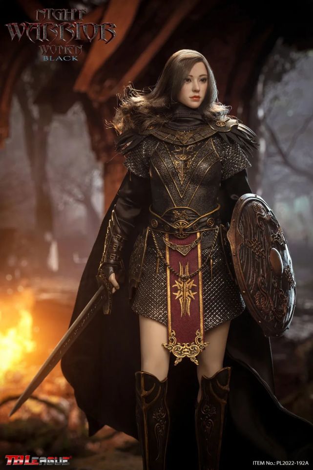 全身上下其实只有头部和大腿处是皮肤外露的这款暗夜女武神盔甲的包裹