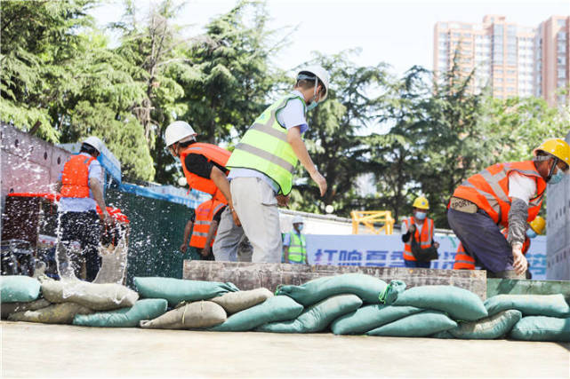 潍坊高新区建筑工地开展防汛防台风应急救援演练
