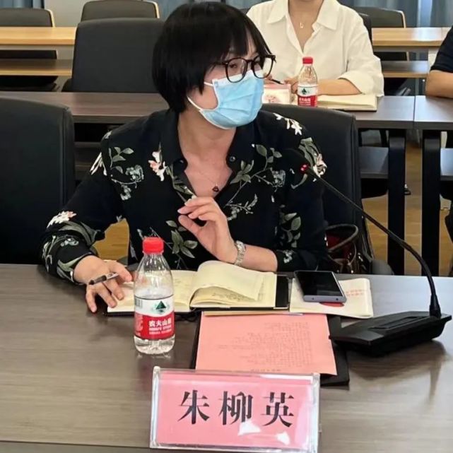 区人大代表朱柳英对未成年人犯罪还是以预防为主,需要加强正面引导