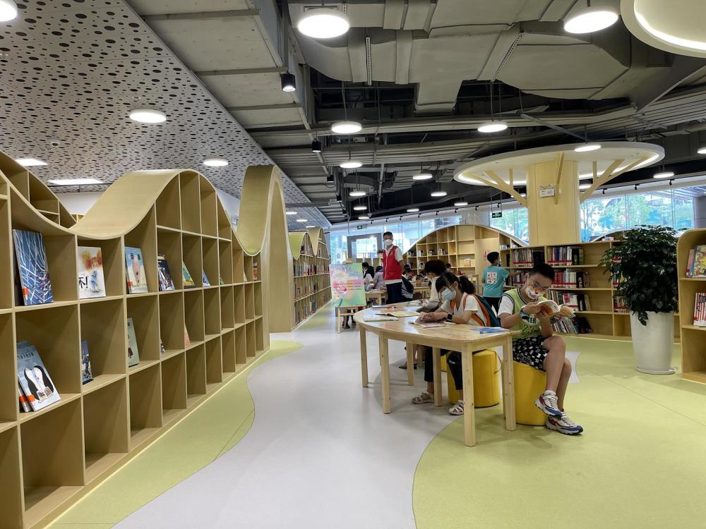 深圳龙岗首家专业少儿图书馆开馆50万册藏书让少儿尽享阅读乐趣