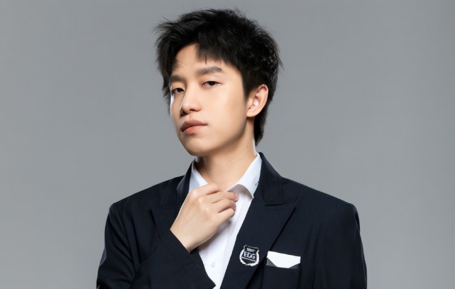 再见明凯edg官宣夏季赛名单厂长不在教练席粉丝不背锅了