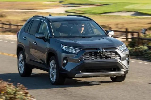 2022款豐田rav4正式上市20l171匹cvt網友這價格是真的香