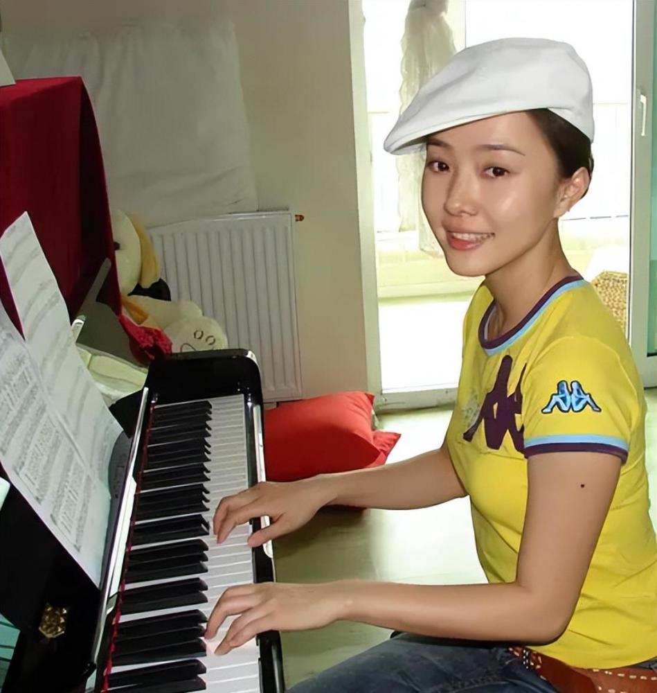 演员刘园园,逼婚大12岁央视名嘴沙桐,婚后一家三口生活有滋味_腾讯