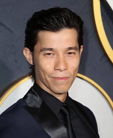 而这位呢也演过《蛇眼起源》叫安德鲁浩二,他还出演了战士这部剧集.