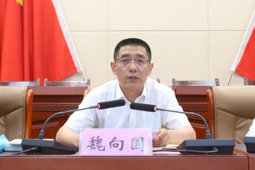 魏向国指出,家庭作为社会的基本单位,是亲情维系,道