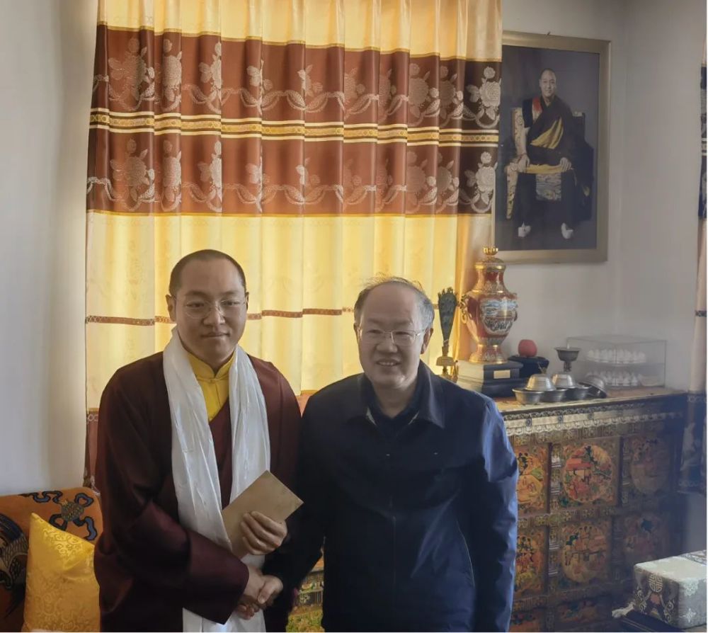 巴沃活佛就寺庙修缮,生态保护,僧人学习生活,服务信教群众,佛事活动等