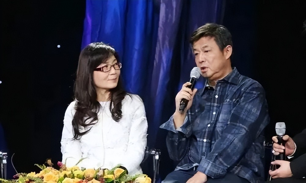 作曲家雷蕾:32岁爆红,33岁嫁作词人,与公婆同住11年毫无矛盾_腾讯新闻