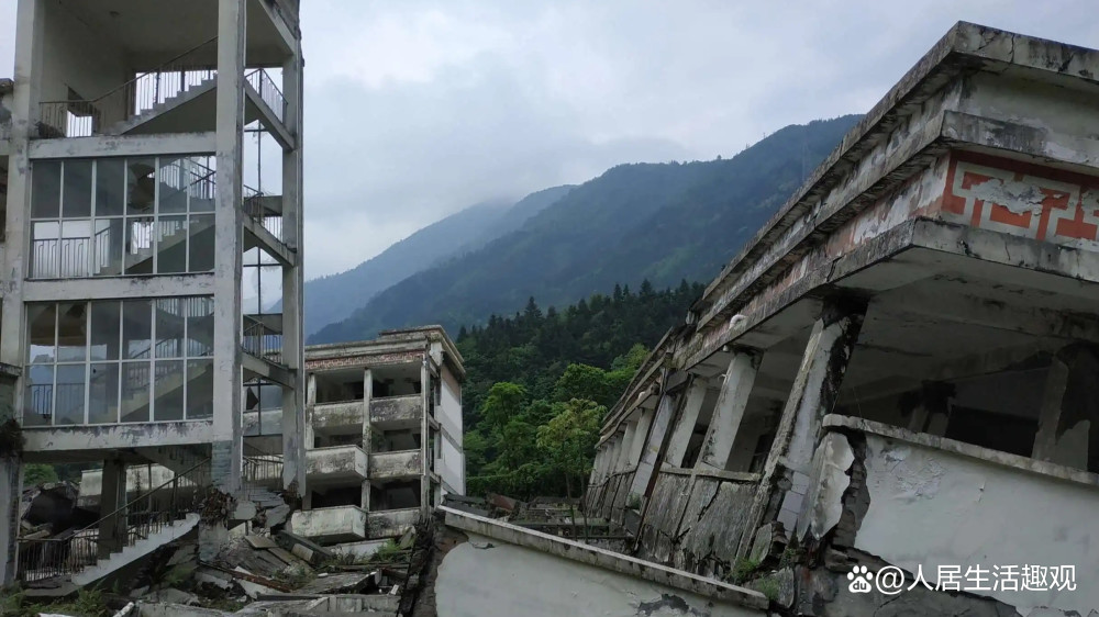 雅安地震已造成人員傷亡建築抗震設防是減輕地震災害的有效途徑