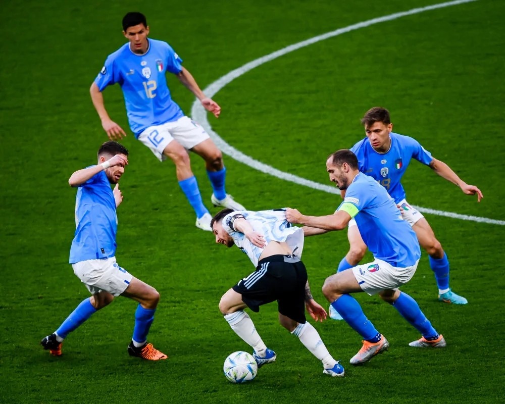 体育早报｜梅西MVP！阿根廷3-0意大利中国女排夺开门红