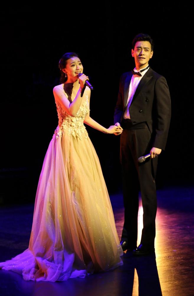 音乐剧《变身怪医》,张会芳和郑云龙想念上海的烟火气上观新闻:2018年