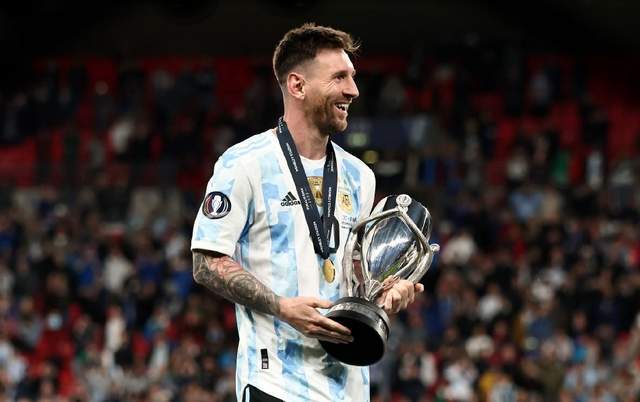 30美洲杯冠军完胜欧洲杯冠军全场最佳梅西职业生涯第40冠