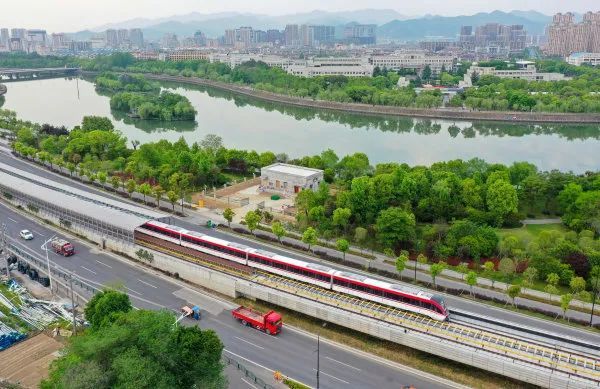 7月金义东轨道东阳城区段试运行