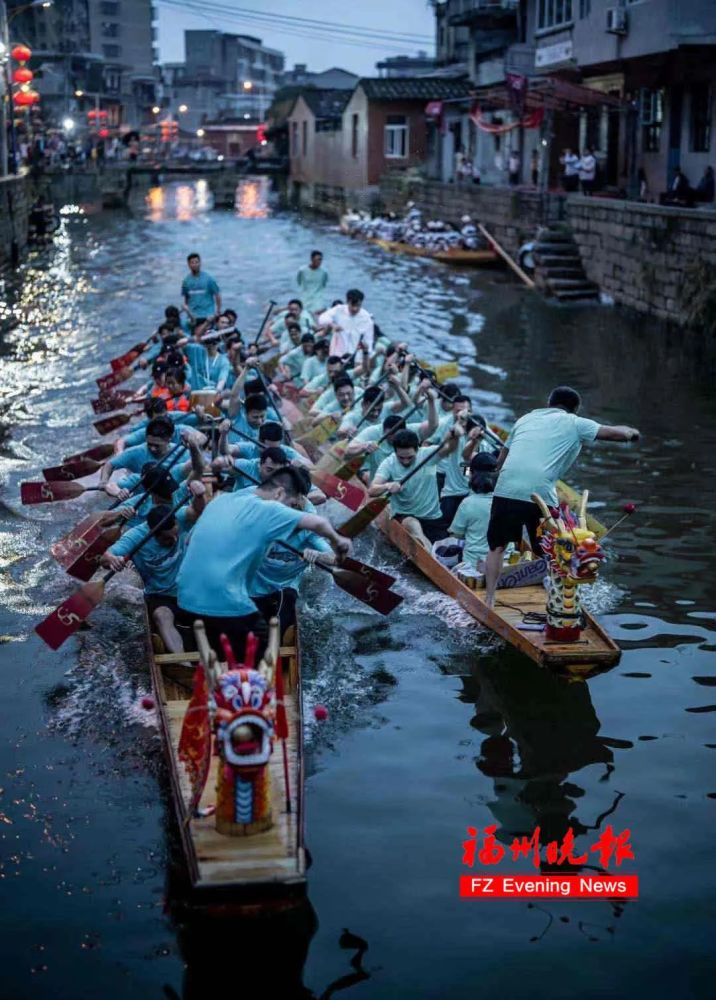 福建独有全国罕见福州夜赛龙舟火了