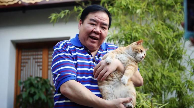 香港娱乐圈中最出名的五位胖子,洪金宝,郑则仕上榜_腾讯新闻