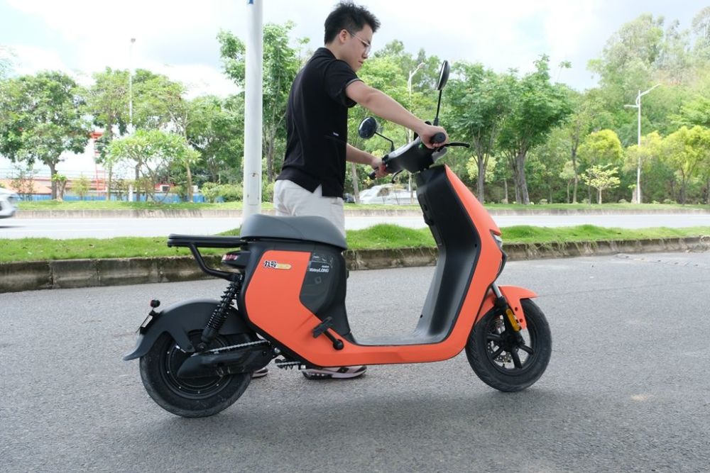 平衡车的独角兽,造的电动自行车体验如何?九号远行者f90详评_腾讯新闻