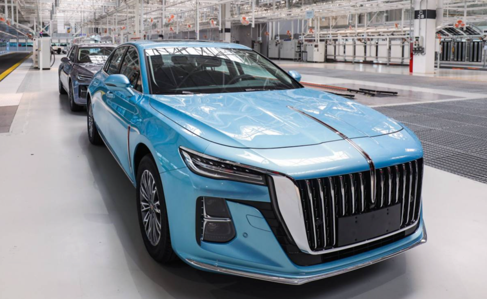 不仅标志着红旗已经再次加速电驱化战略,也彰显了一汽转型新能源的