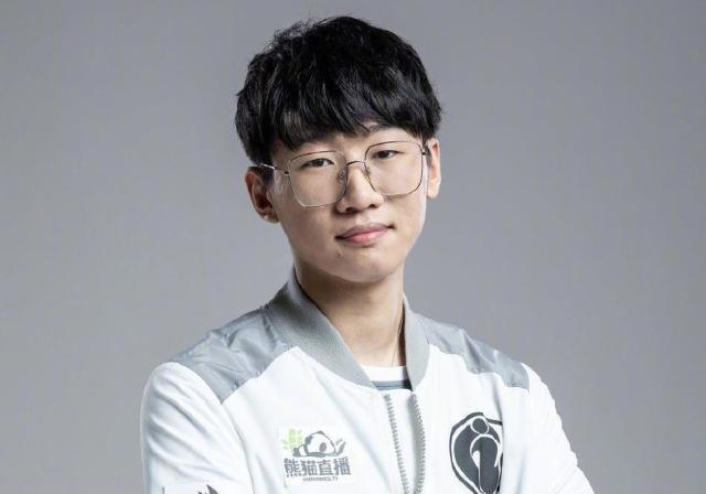 rookie恐缺席夏季赛!宁王自曝试训失败,乌兹大概率不打了