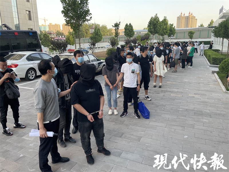 40余人落网常州警方捣毁一特大网络办证诈骗团伙