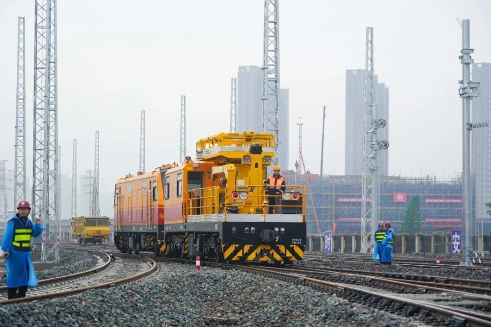 温州市域铁路s2线首批工程车顺利接车