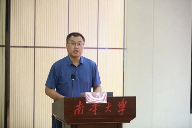 本次會議特邀南華大學副校長,衡陽醫學院黨委書記姜志勝,麻醉教指委