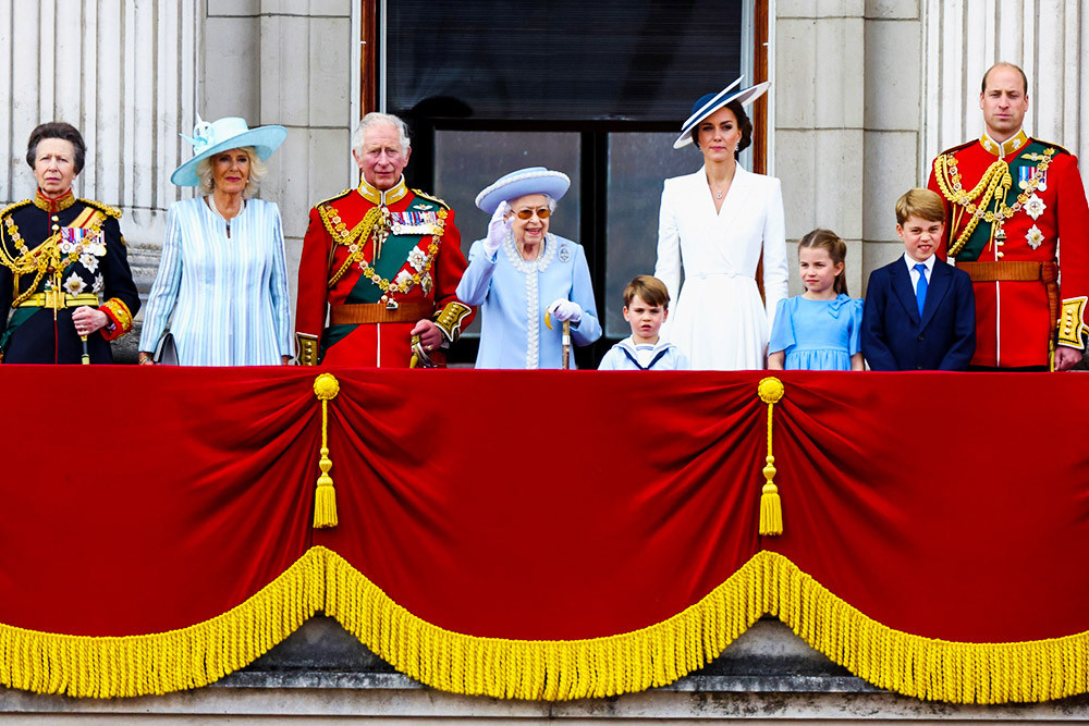 【图集】英国女王登基70周年庆典,全英狂欢_腾讯新闻
