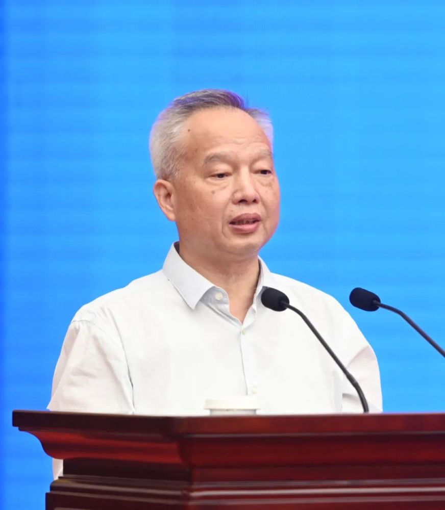 中国北斗为何成为世界一流卫星导航系统杨长风委员给出答案