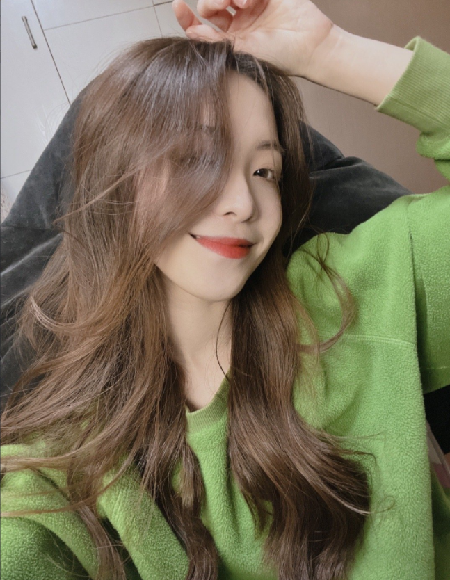 lol:三语美女主持—希然