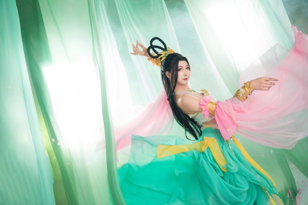 cos瑶音三国杀绝世倾城貂蝉