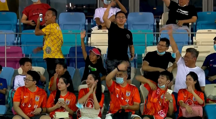 中超开幕式泰山队长交接火神杯球票售罄陈戌源宣布开幕